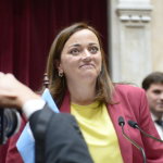 Estrado centralizado