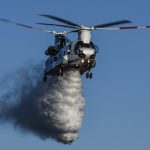 Cómo es el enorme helicóptero destinado al combate de incendios en el Delta
