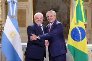 Lee más sobre el artículo Con Lula de vuelta, Argentina y Brasil buscan potenciar los vínculos bilaterales y regionales 