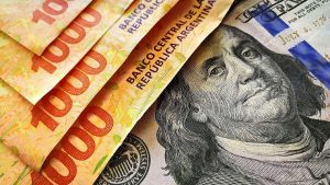 Lee más sobre el artículo Tras las declaraciones de Massa sobre el dólar: los precios no bajarán y el acuerdo con el FMI impide intervenciones fuertes