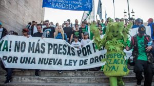 Lee más sobre el artículo Marcha por la despenalización del cannabis: Rosario se planta, no más preses por el prohibicionismo