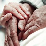 La eutanasia no va contra la vida, es una ampliación de derechos: el de elegir cómo terminarla