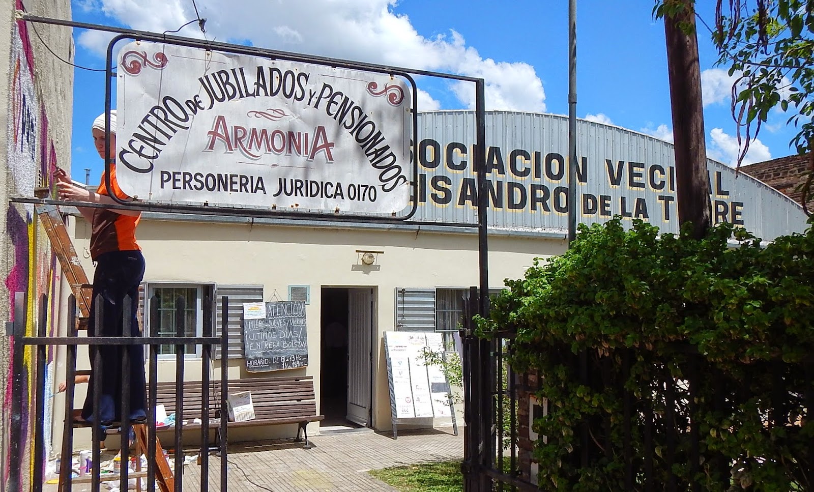 Lee más sobre el artículo Quieren regularizar la situación de más de 100 vecinales, bibliotecas y centros de jubilados