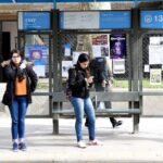 Vecinales denuncian demoras de 50 minutos en el transporte durante el receso invernal