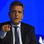 Los paliativos de Massa y la vuelta al pasado que proponen Milei y Bullrich