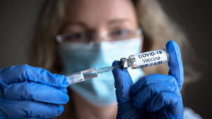 Lee más sobre el artículo A vacunarse cada ocho meses, porque el Covid no descansa
