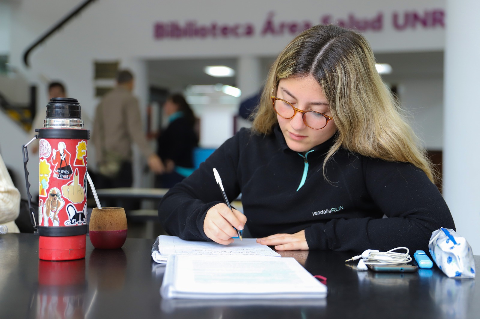 Lee más sobre el artículo La UNR incrementa en un 25% el monto de las becas a sus estudiantes