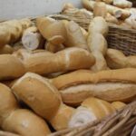 Acuerdo: congelan el precio del kilo de pan en $680 en Rosario