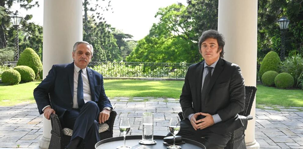 Lee más sobre el artículo Alberto Fernández recibió en Olivos a Javier Milei: la transición está en marcha