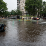El temporal dejó calles anegadas y se espera la continuidad del fenómeno por 48hs más