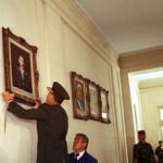 La historia sobre el robo detrás de la bajada del cuadro de Videla