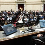 Ley Bases, tercer día: tras la represión, el oficialismo pretende aprobarla en general