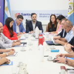 El gobierno provincial descontará el día de paro a docentes que adhieran a través de un registro de asistencia