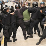 Protestas contra la ley Bases: el clima de tensión lo inició la policía