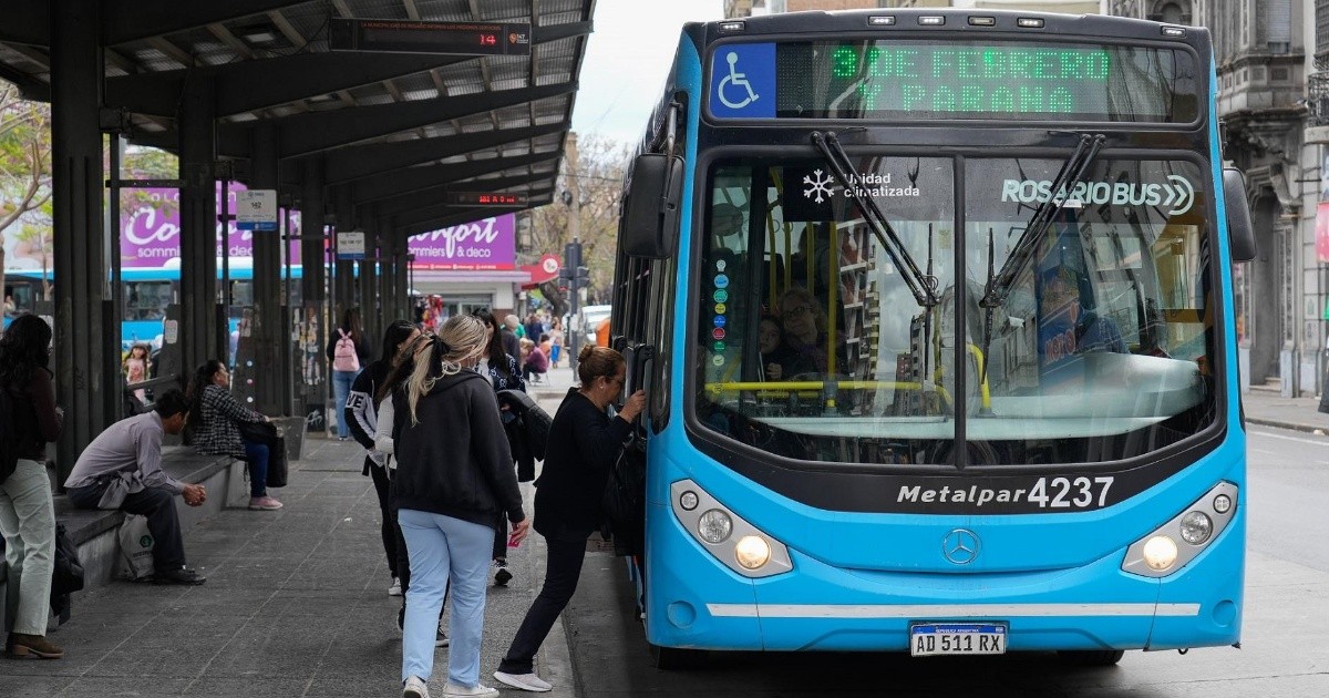 Lee más sobre el artículo Caída de pasajeros y tarifa récord: advierten una “crisis” en el transporte urbano