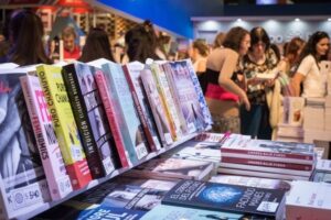 Lee más sobre el artículo La Feria Internacional del Libro Rosario llega al Cultural Fontanarrosa con entrada gratuita