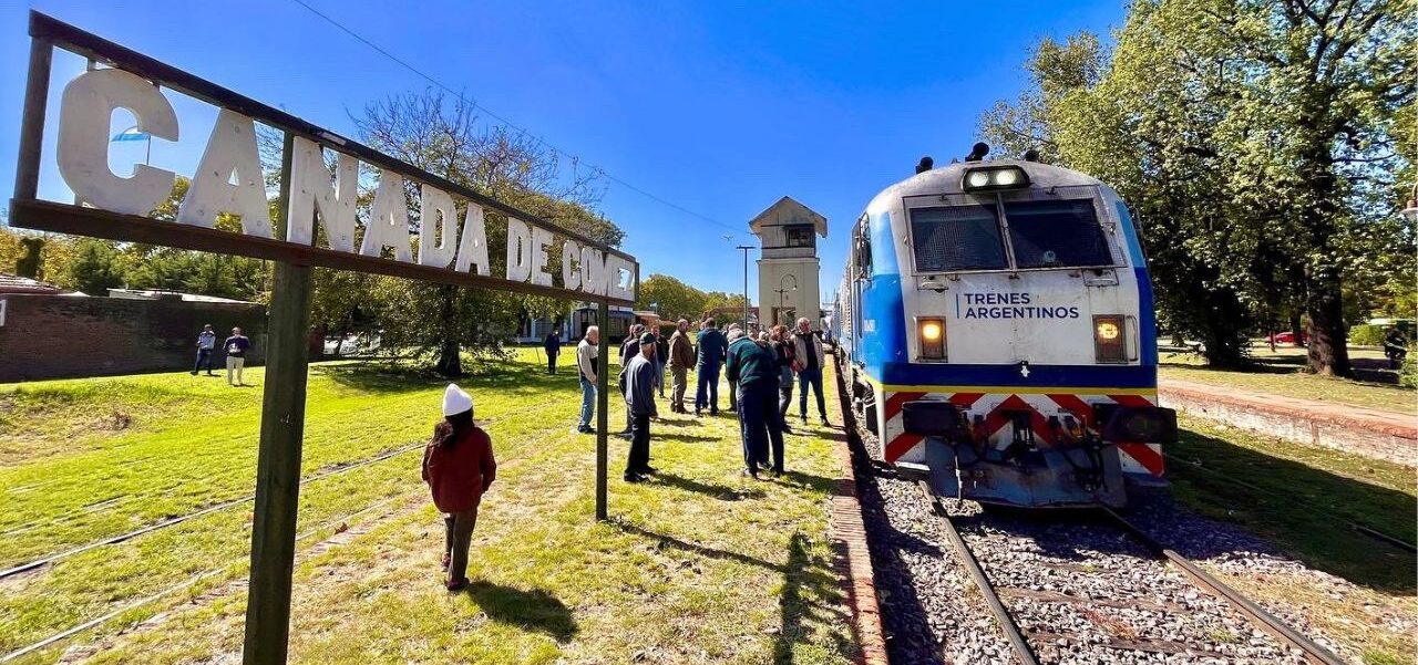 Lee más sobre el artículo Reclaman por la vuelta del servicio ferroviario entre Cañada de Gómez y Rosario