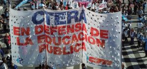 Lee más sobre el artículo CTERA denuncia un grave ajuste “que busca destruir” la educación pública en Argentina