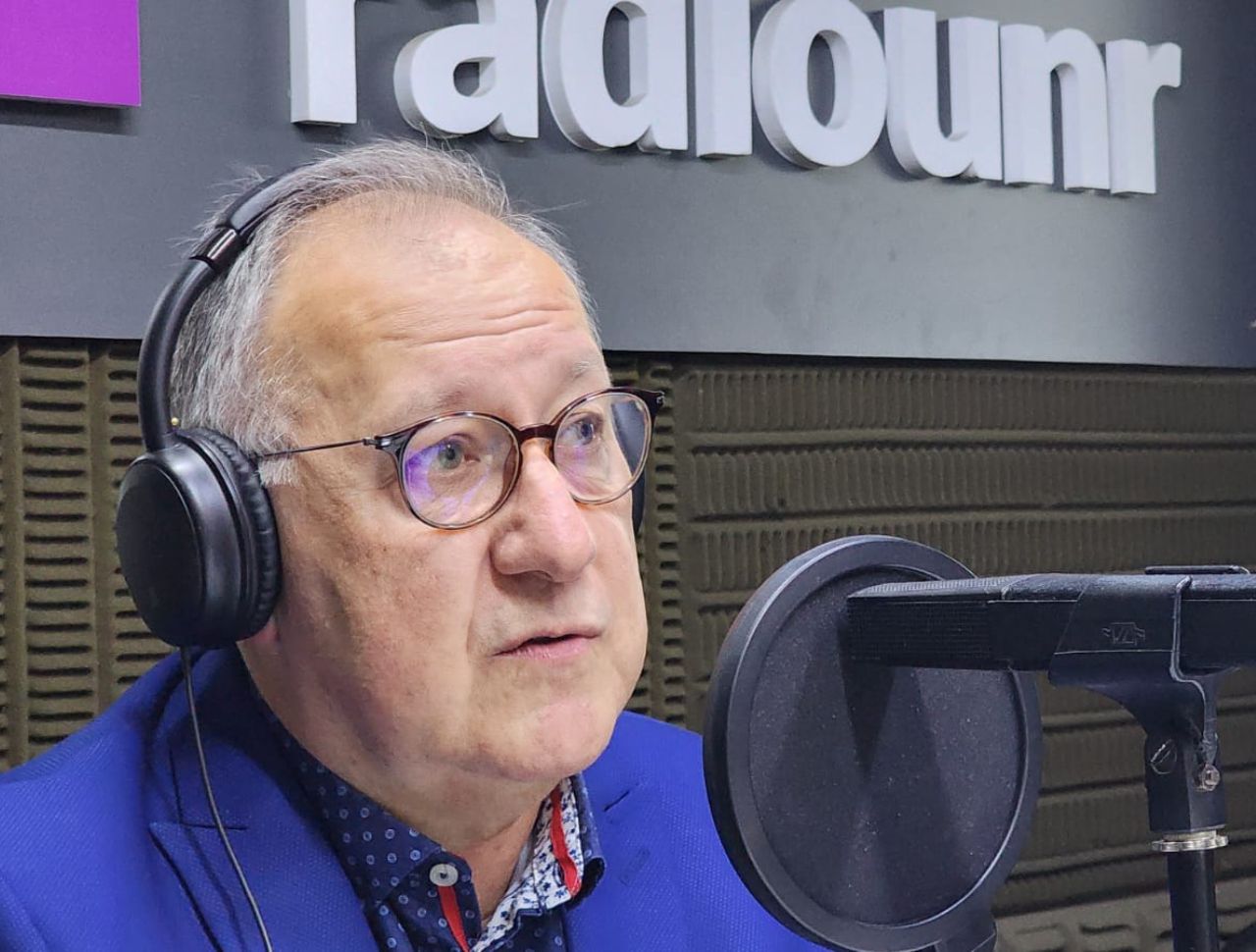 Lee más sobre el artículo Carlos Scolari en Radio UNR: “La evolución de los medios, un estudio complejo”