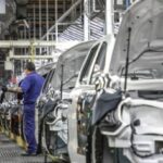 Argentina lidera la caída industrial mundial en 2024 con una contracción del 9,4%