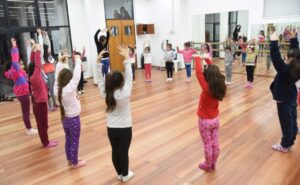 Lee más sobre el artículo Estudiar danzas y arte escénico en la Escuela Municipal de Rosario