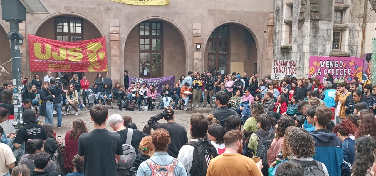 Lee más sobre el artículo “Hay que hacer entender que somos los abanderados de la educación pública”