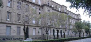 Lee más sobre el artículo La UNR repudió la agresión que sufrió un estudiante y abrirá un sumario para investigarla