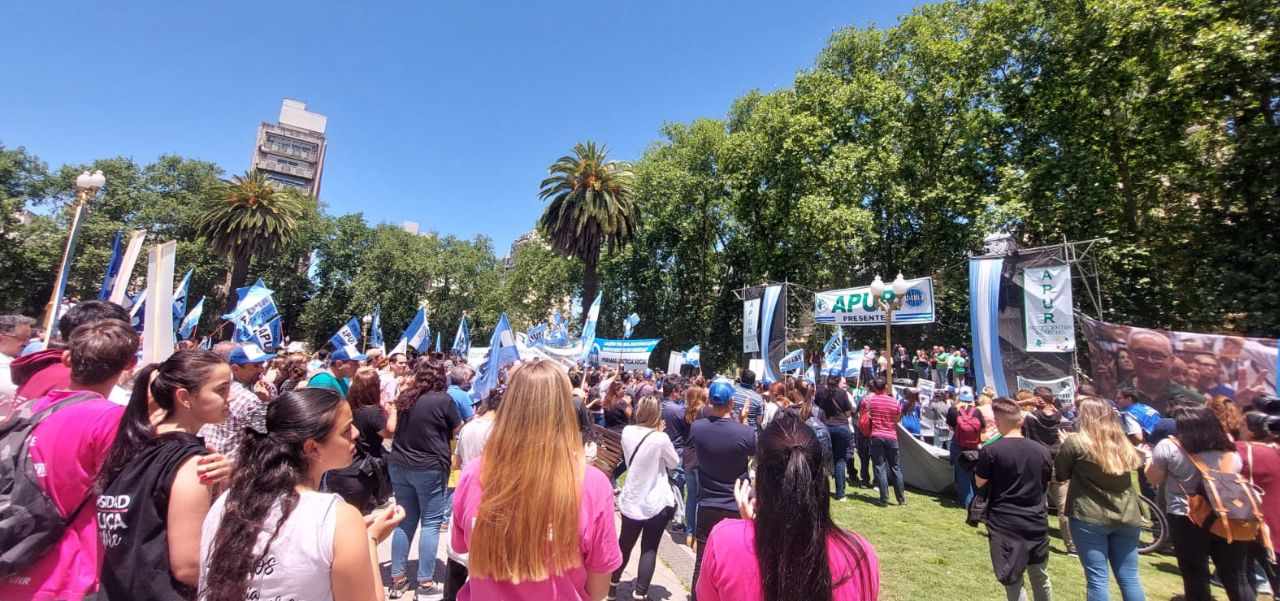 Lee más sobre el artículo Radio UNR en la lucha universitaria: El Frente Sindical de las Universidades Nacionales en Rosario