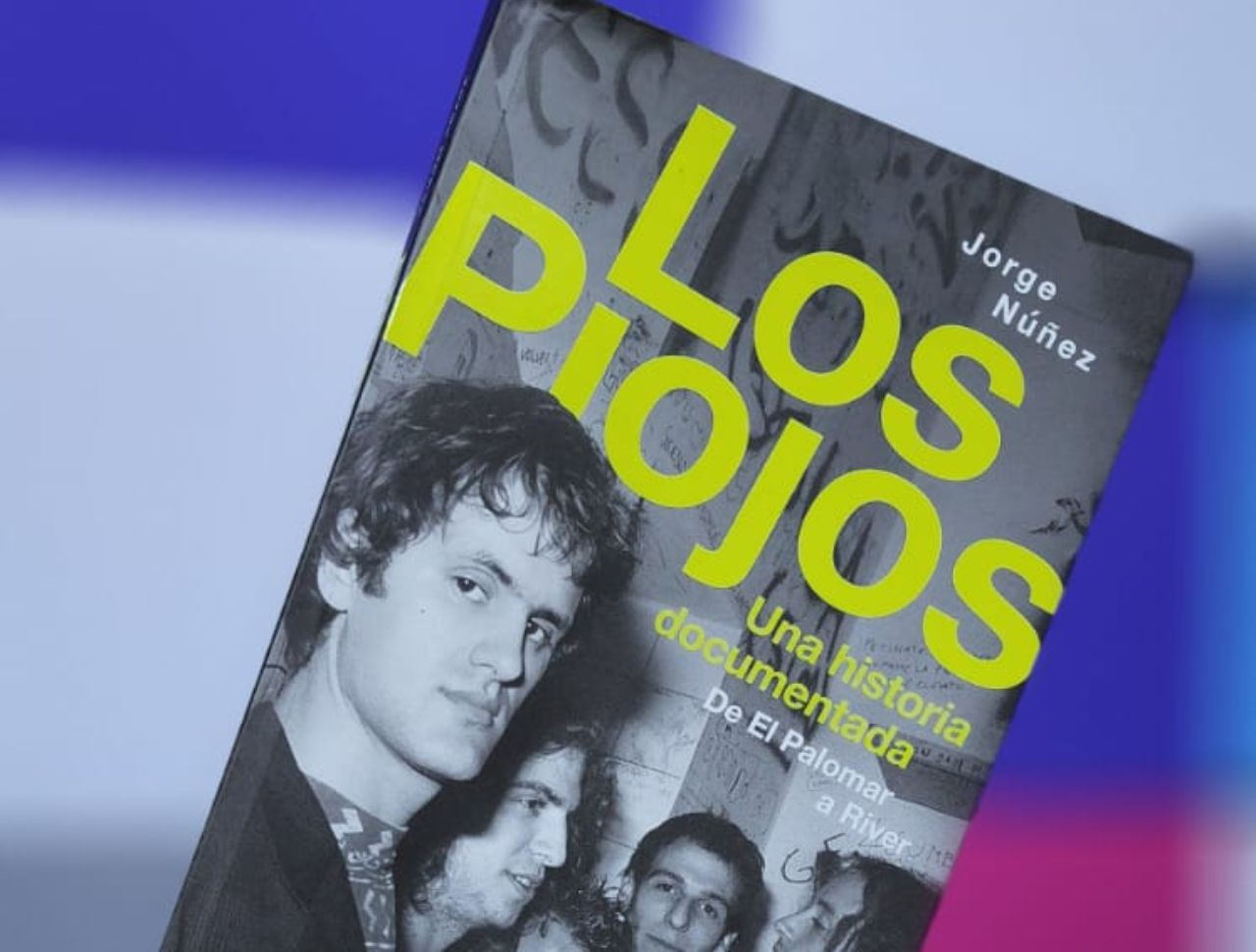 Lee más sobre el artículo Un libro sobre la historia, el legado y la pasión que sigue llenando estadios