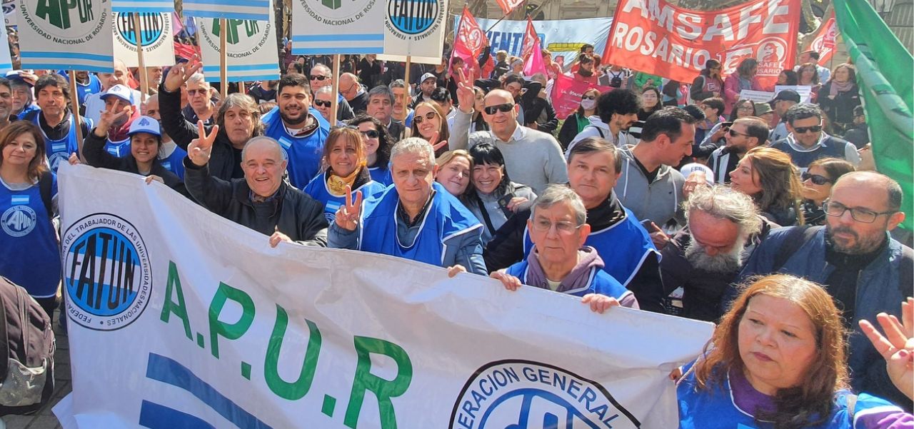 Lee más sobre el artículo Los nodocentes de la UNR paran este viernes en reclamo de mejoras salariales