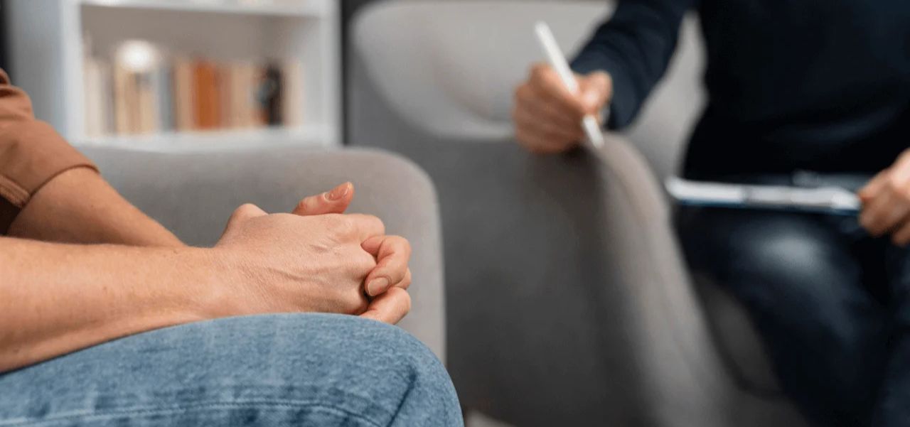 Lee más sobre el artículo Un informe revela que estudiantes universitarios no pueden acceder a tratamientos de salud mental por cuestiones económicas