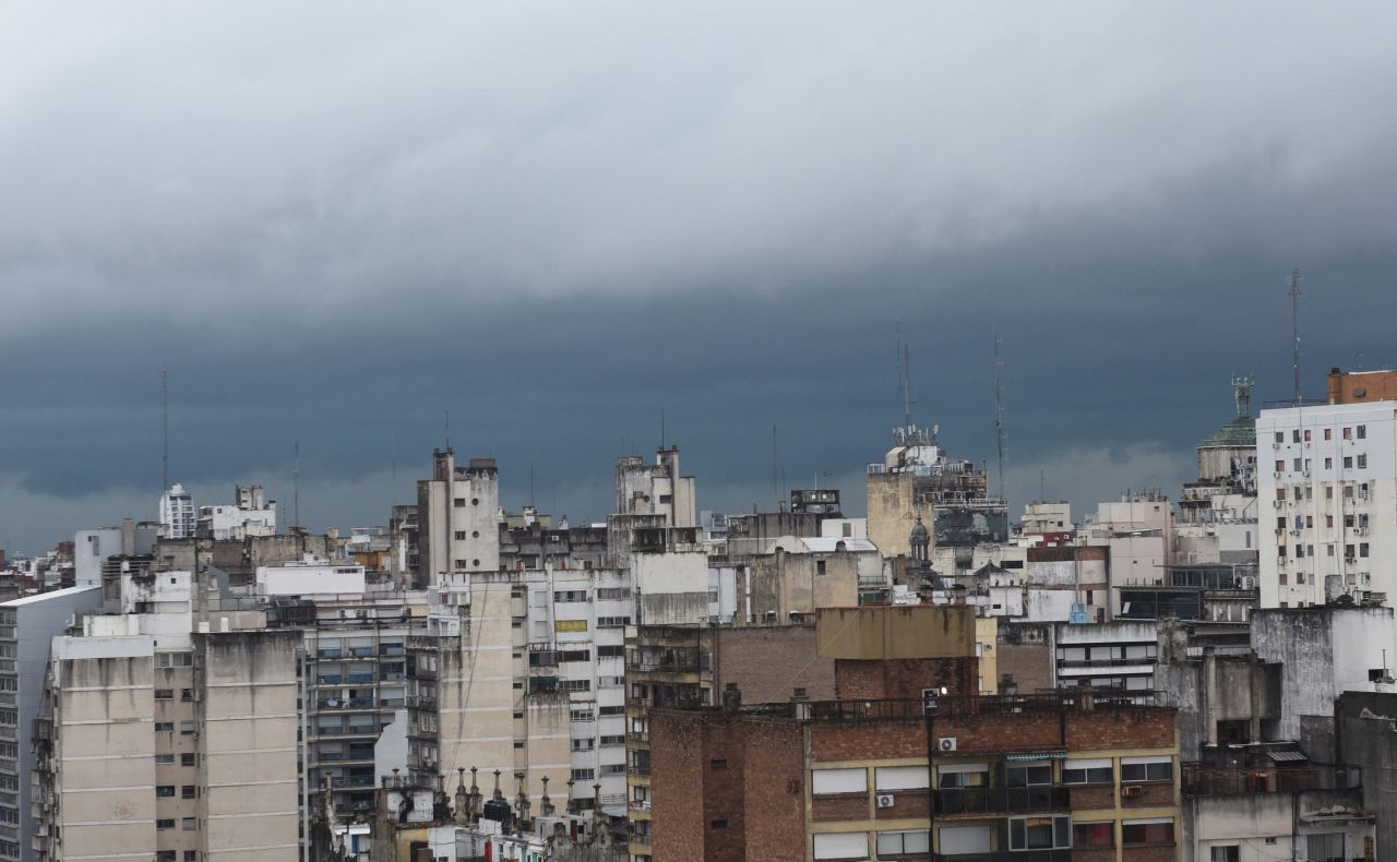 Lee más sobre el artículo Rige alerta amarilla por tormenta para Rosario y zona de influencia