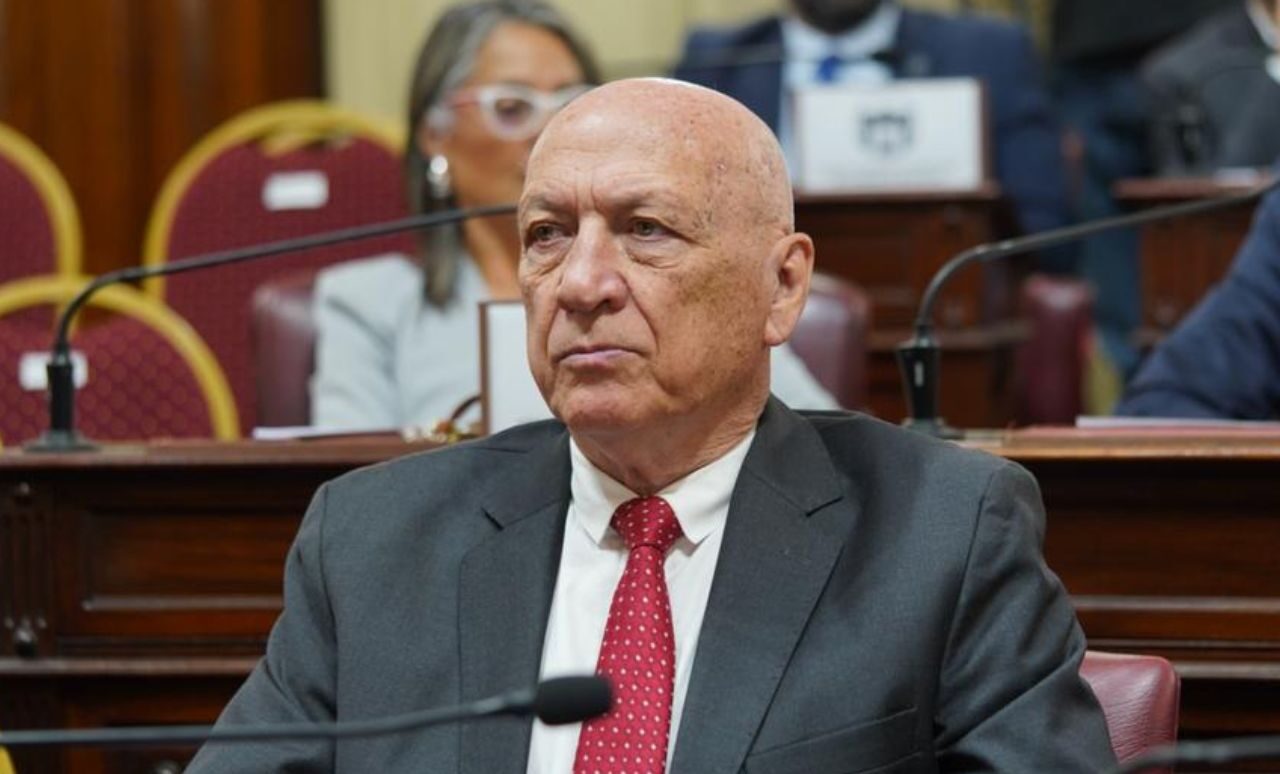 Lee más sobre el artículo Antonio Bonfatti: “Todos estamos defendiendo los fondos de la provincia de Santa Fe”