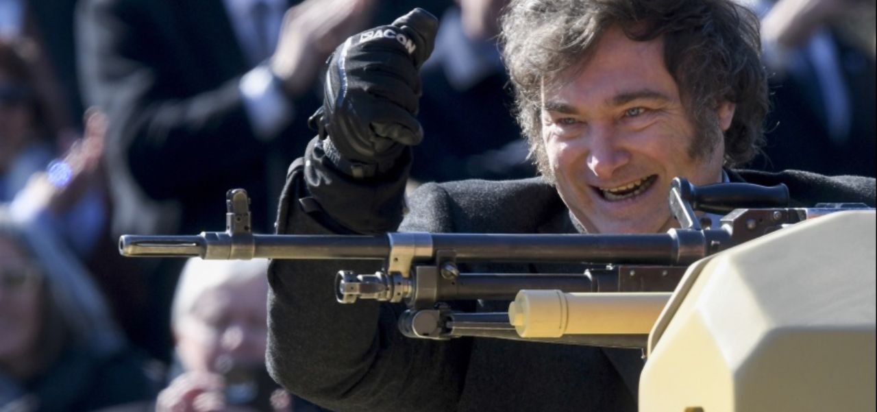 Lee más sobre el artículo La desregulación de tenencia de armas como paradigma libertario