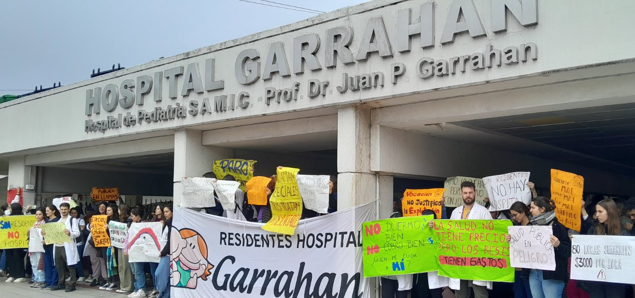 Lee más sobre el artículo Residentes del Garrahan reclaman quorum para tratar la ley de emergencia en Diputados