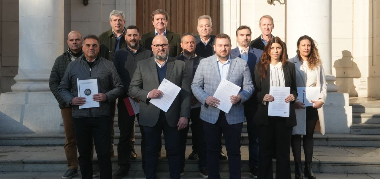 Lee más sobre el artículo Unidos presentó siete proyectos de reforma y expuso sus diferencias internas