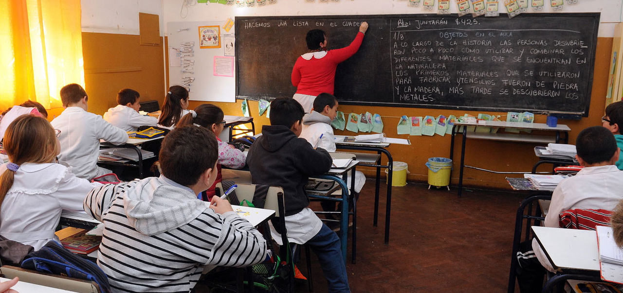 Lee más sobre el artículo Unos 51 mil docentes santafesinos cobrarán el premio Asistencia Perfecta por su labor en junio