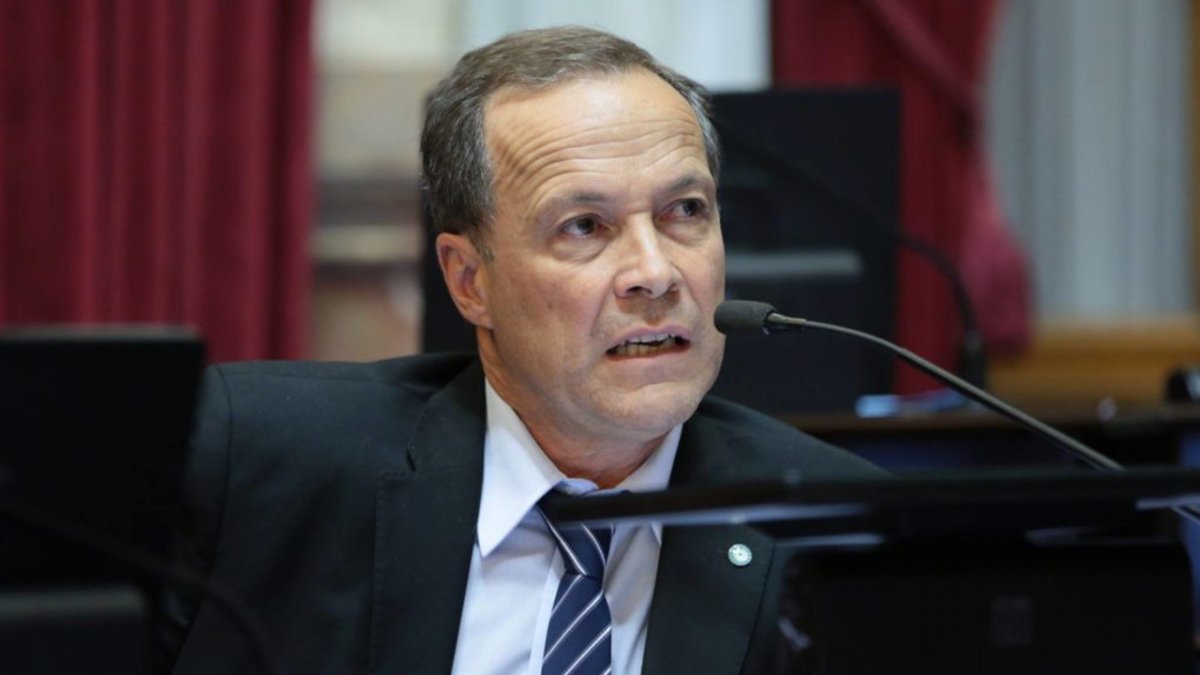 Lee más sobre el artículo Rubén Giustiniani: “La autonomía municipal le dará a Rosario qué modelo de ciudad se quiere”