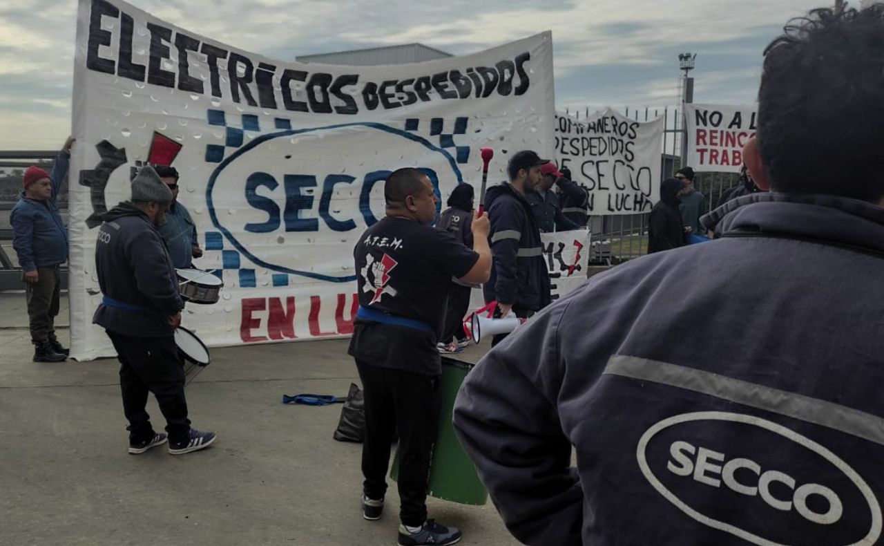 Lee más sobre el artículo Reclamos por despidos en la empresa Secco en Rosario