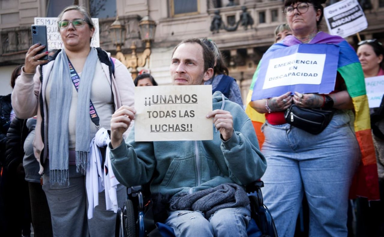 Lee más sobre el artículo Emergencia en Discapacidad: El aumento que anunció Adorni “es una señal de debilidad del gobierno”