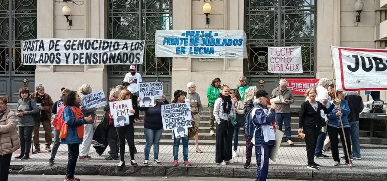 Lee más sobre el artículo Manifiestan en Rosario contra el ajuste y los vetos de Javier Milei