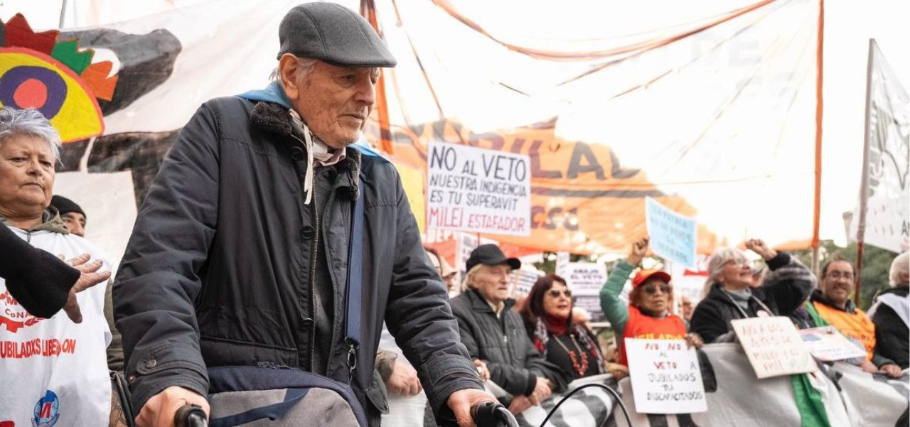 Lee más sobre el artículo No a los veto de Milei: “Está complicado porque ponerse la peluca para muchos es fácil”