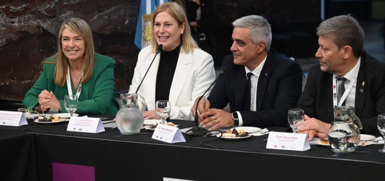 Lee más sobre el artículo Rectores en Rosario: “La ley de financiamiento es responsable y necesaria, no podemos permitir otro veto”