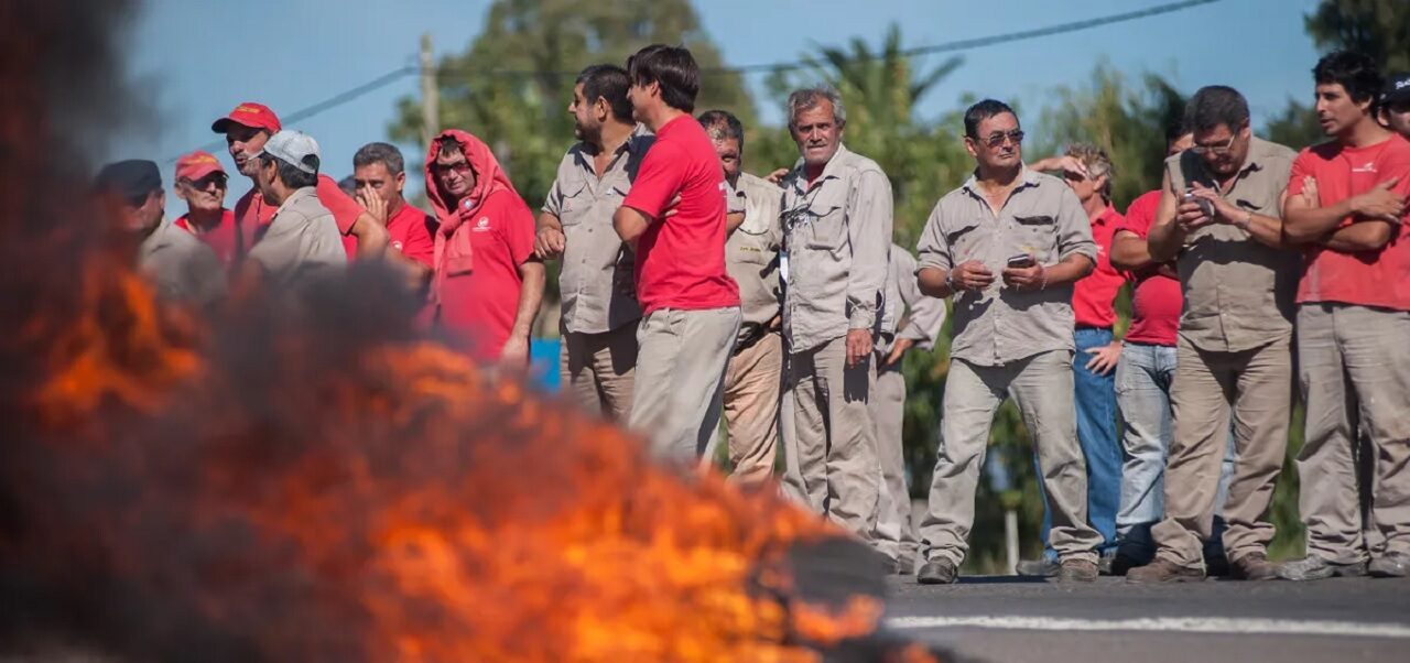 Lee más sobre el artículo Conflicto en Vassalli: “Los trabajadores llevan tres meses sin cobrar y la patronal no da respuestas”