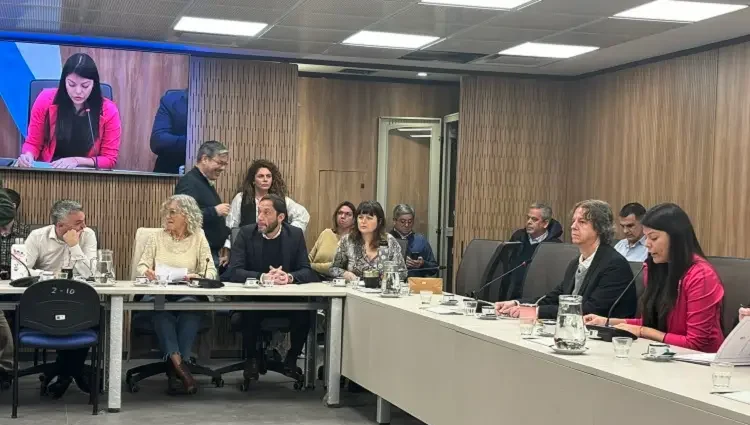 Lee más sobre el artículo Censura previa del gobierno nacional: piden reactivar la comisión de Libertad de Expresión