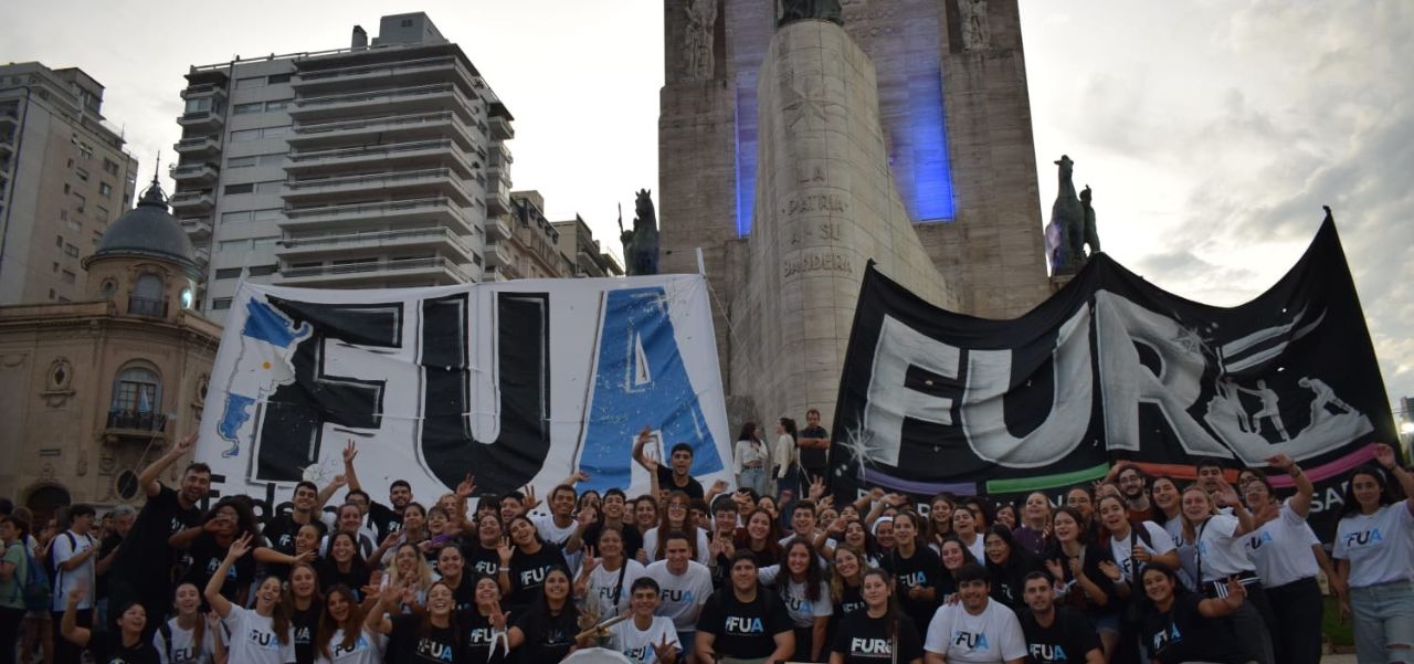 Lee más sobre el artículo La FUA y la FUR convocan a una Marcha Federal Universitaria