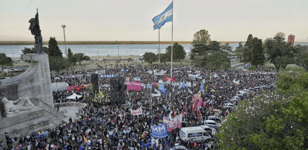 Docentes de la UNR paran en adhesión a la marcha federal - Radio UNR
