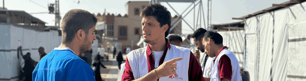 Lee más sobre el artículo “En Gaza nadie vive, todos sobreviven”: el relato de Paulo Milanesio, graduado de la UNR, presente en Palestina