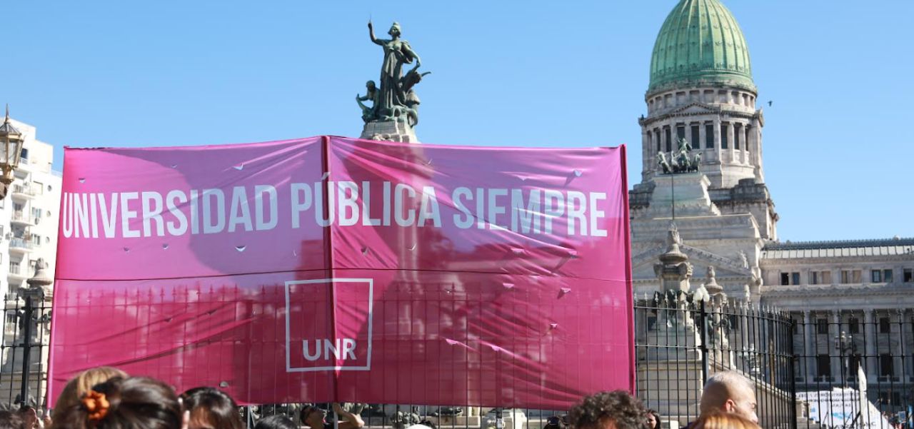 Lee más sobre el artículo La UNR pide al presidente Javier Milei la reglamentación la Ley de Financiamiento Universitario