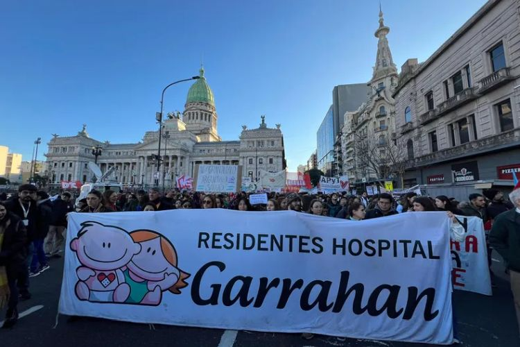 Lee más sobre el artículo Se cayó el veto a la Ley del Garrahan, otro revés para Milei
